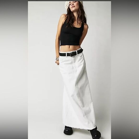 WE THE FREE COME AS YOU ARE LADIES DENIM WHITE SKIRT IN SIZE 0 NWT - Picture 1 of 3